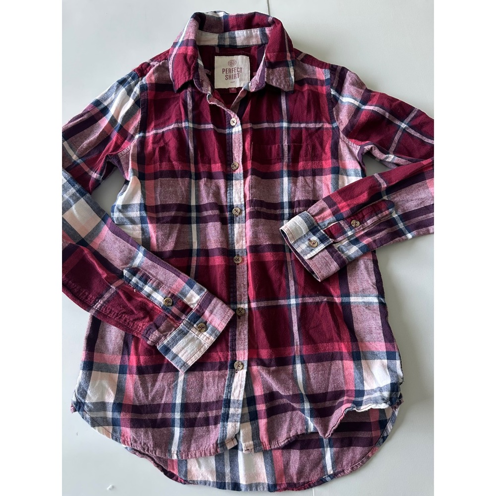 SO Perfect Shirt Womens XS Relaxed Plaid Flannel Button Down Burgundy Pink XS